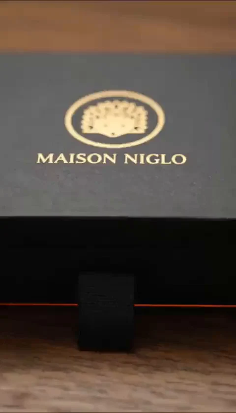Collier Niglo officiel porté — Bijou traditionnel gitan